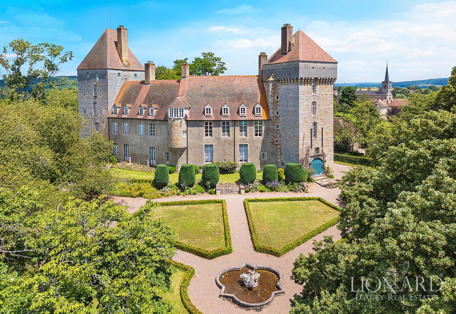 Majestic 11th Century Castle With Guest House And Stables 4