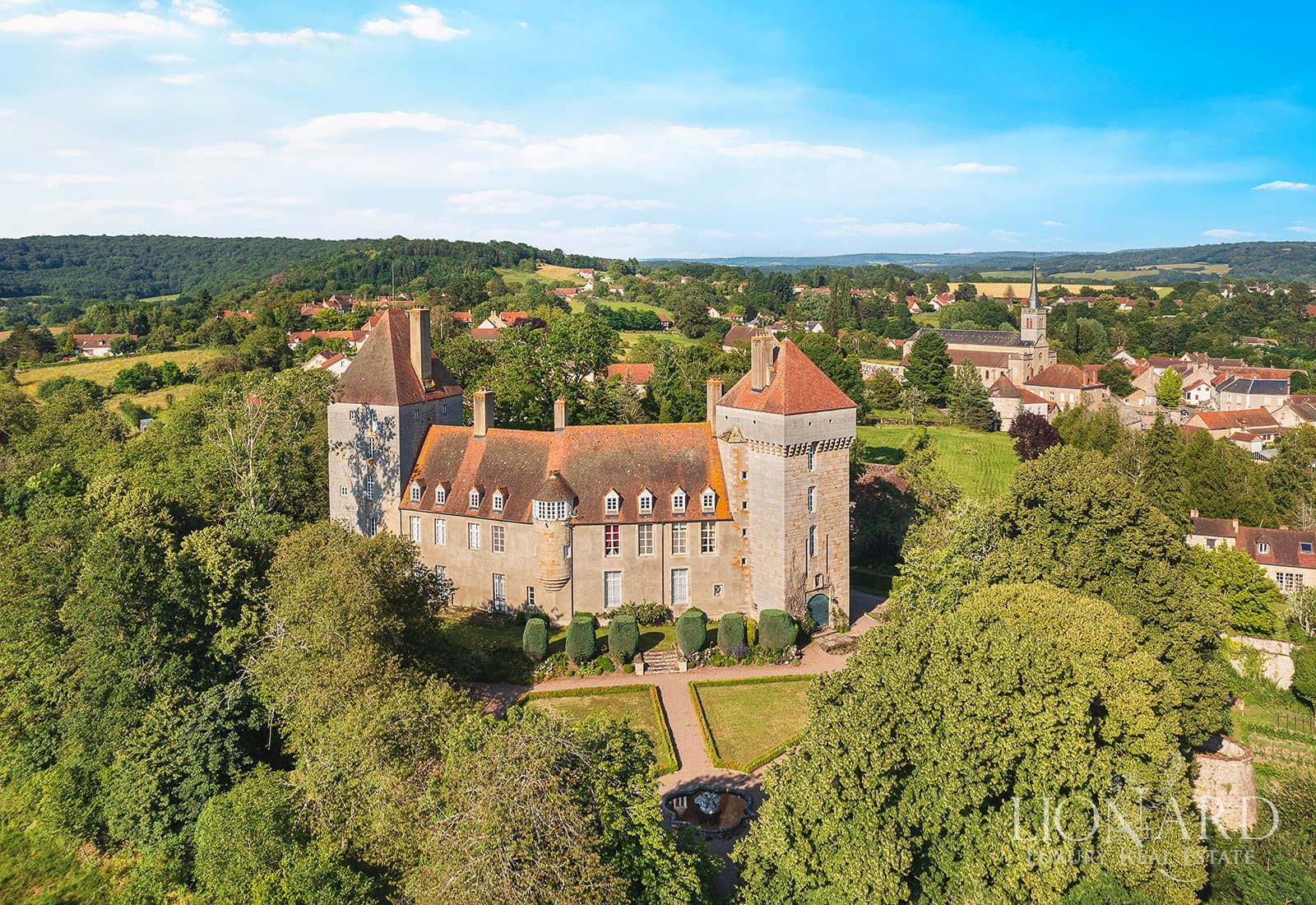 Majestic 11th Century Castle With Guest House And Stables 5