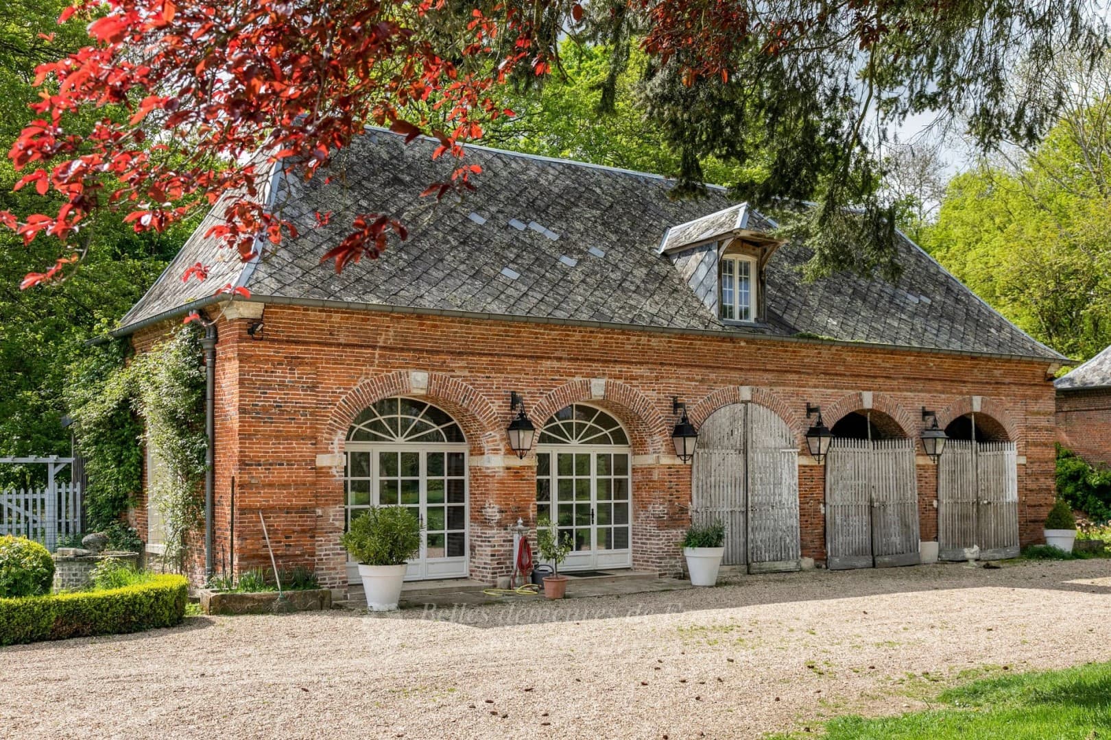 Exceptional Louis XIII Style Castle Set Within 21 Hectares of Enclosed Grounds 5