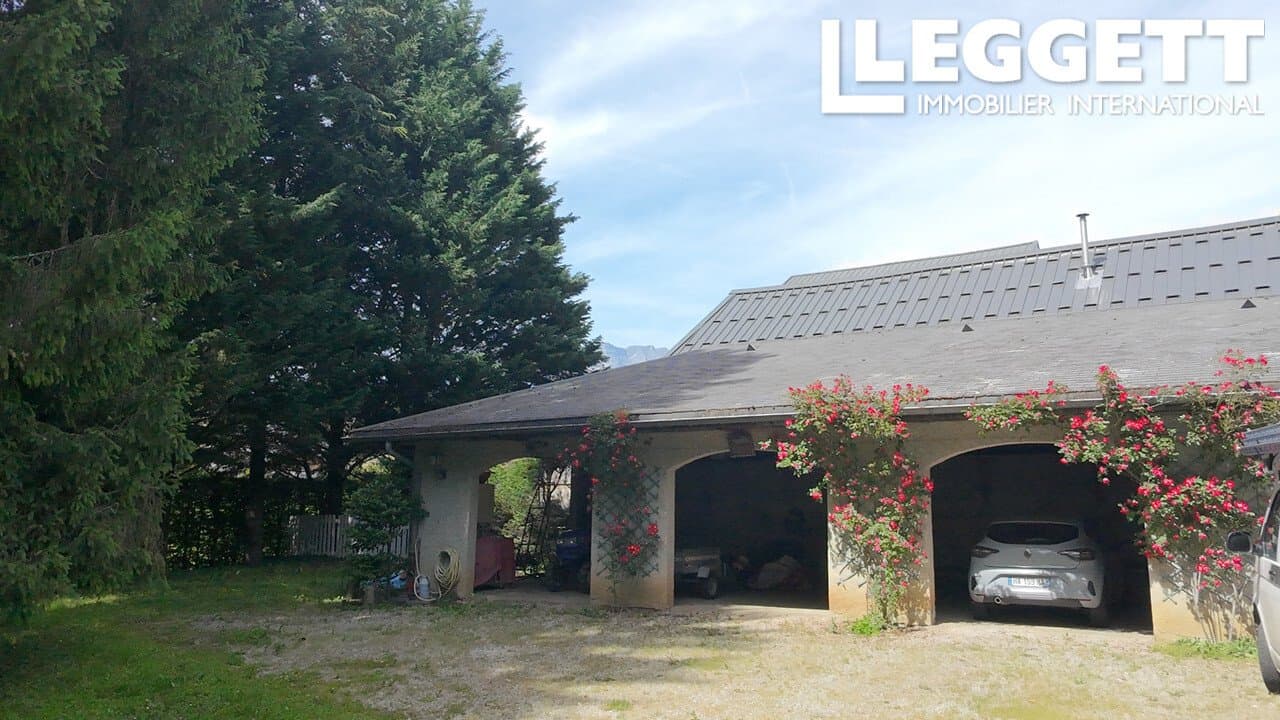 Stylish Château With Development Potential Near Albertville 2