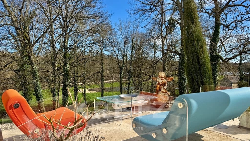 Restored 19th Century Château With 5 Suites And Tourist Business Potential 3