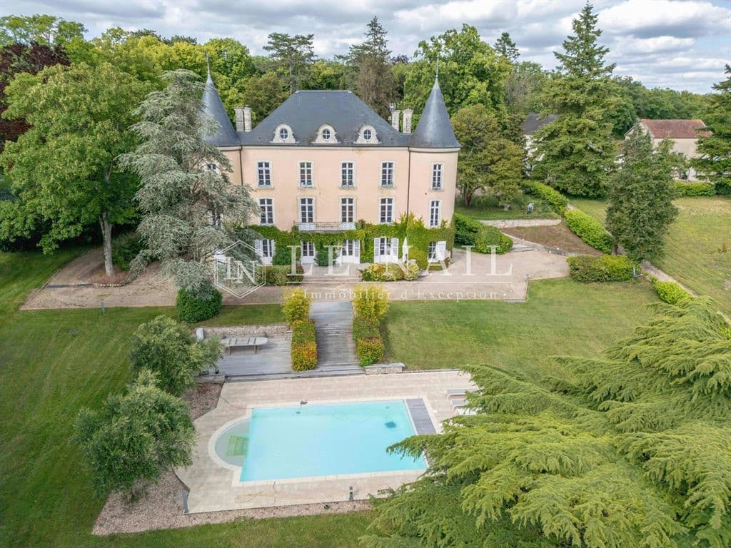 Château Overlooking Cher Valley With Swimming Pool And Reception Hall — Château for sale in Centre-Val de Loire, France