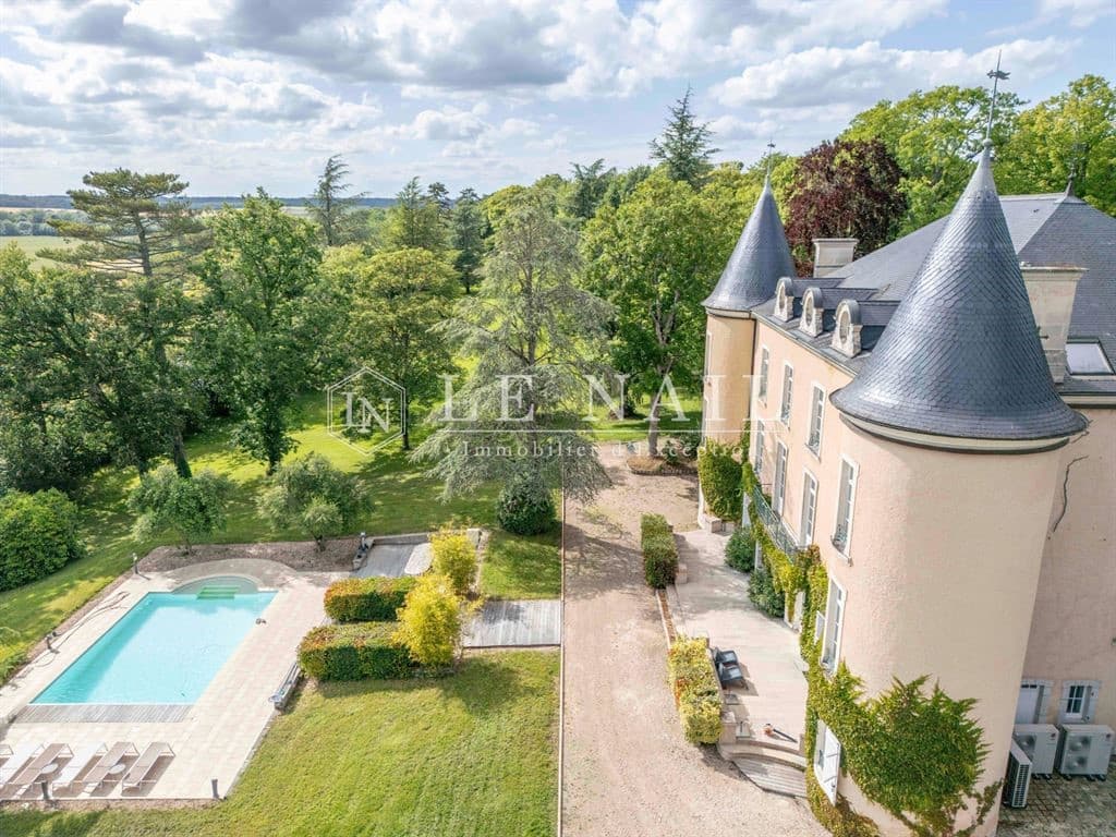 Château Overlooking Cher Valley With Swimming Pool And Reception Hall 2
