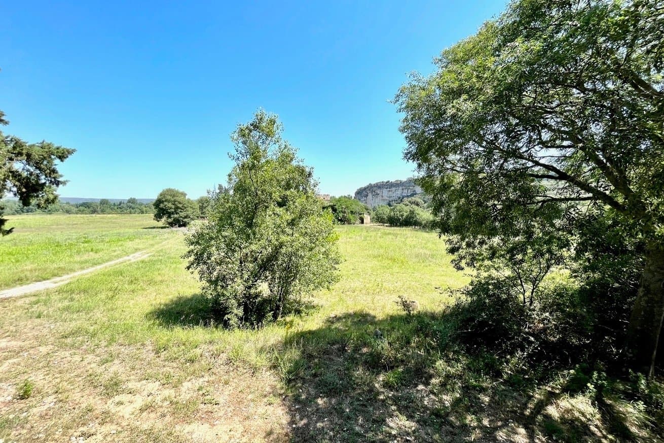 Historic Château With 400 Hectares Of Land Near Pont Du Gard 5