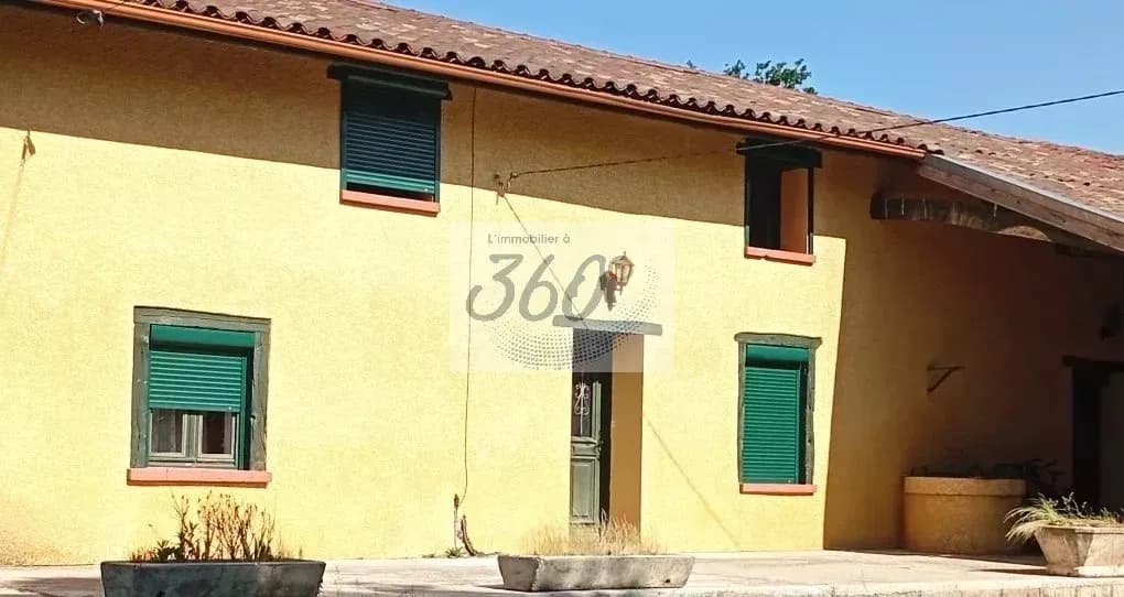 Renovated Farmhouse With Pool And Large Non-Buildable Plot 2