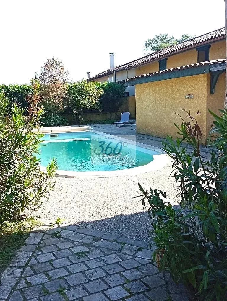Renovated Farmhouse With Pool And Large Non-Buildable Plot 4