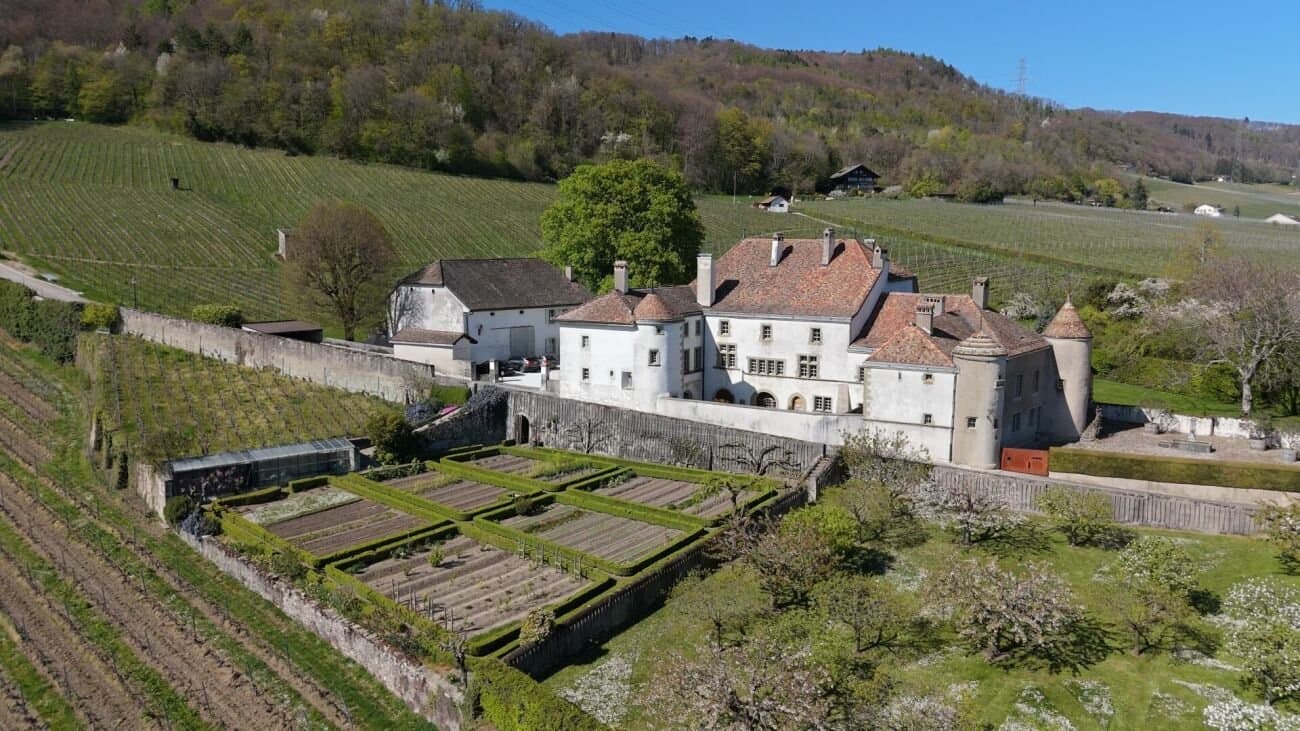 Historic Château With Magnificent Views Over Lake Geneva — Château for sale in La Côte, Switzerland