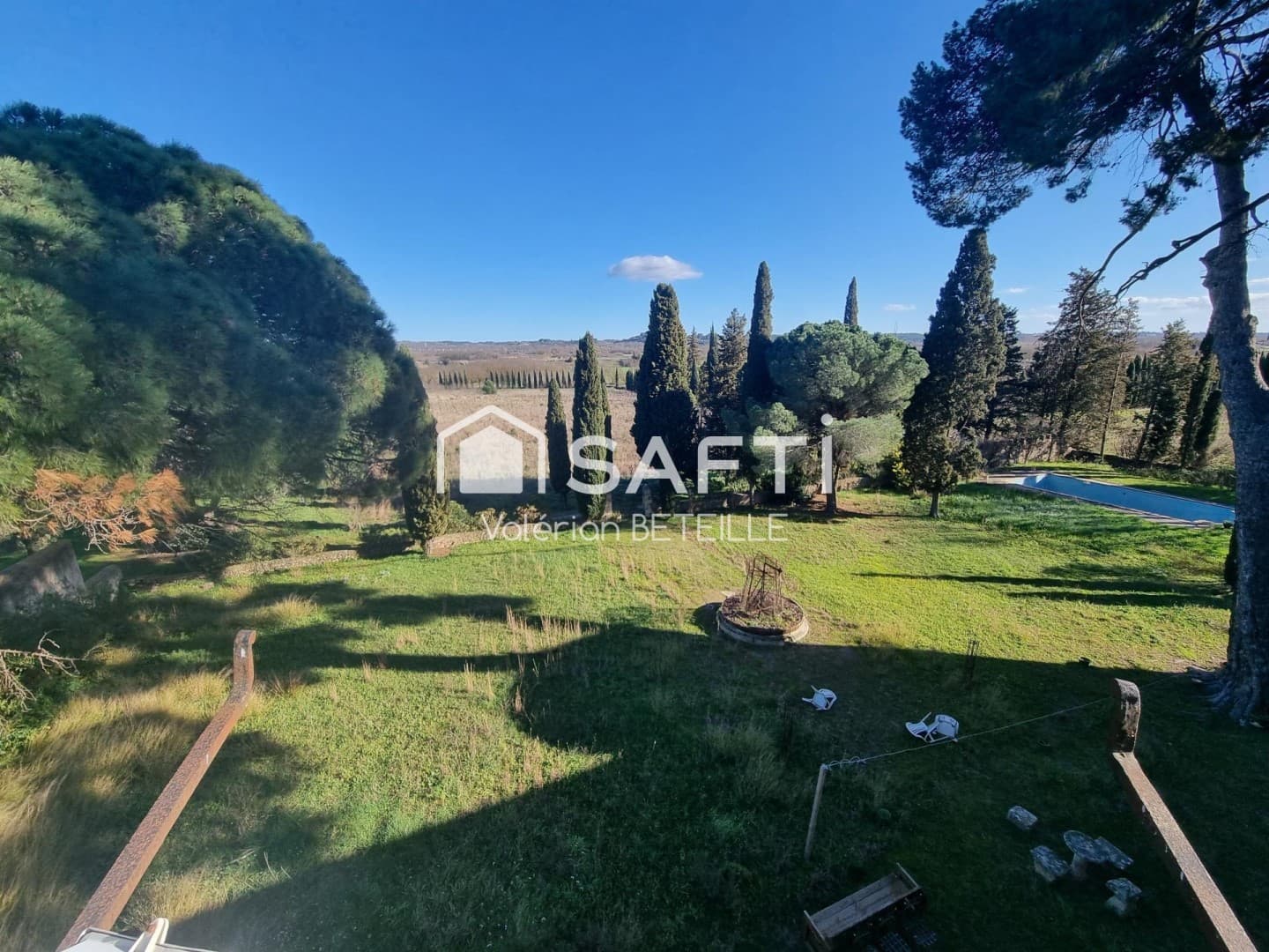 Historic 17th Century Château With Immense Potential 3