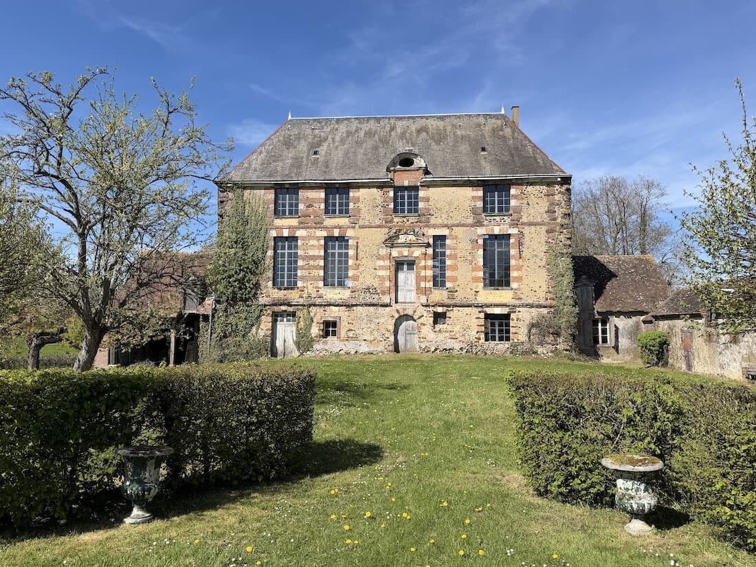 Castle 450 Sqm With 10 Rooms — in Eure-et-Loir, Centre-Val de Loire