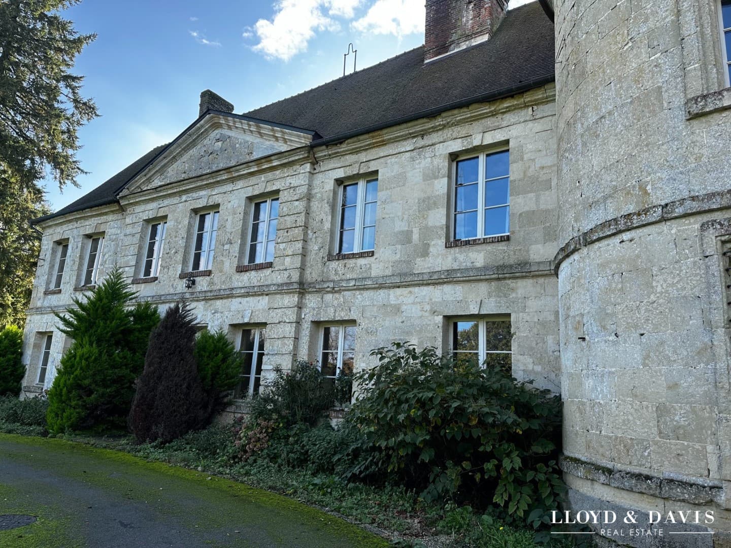 Historic 16th Century Castle with 7 Bedrooms 5