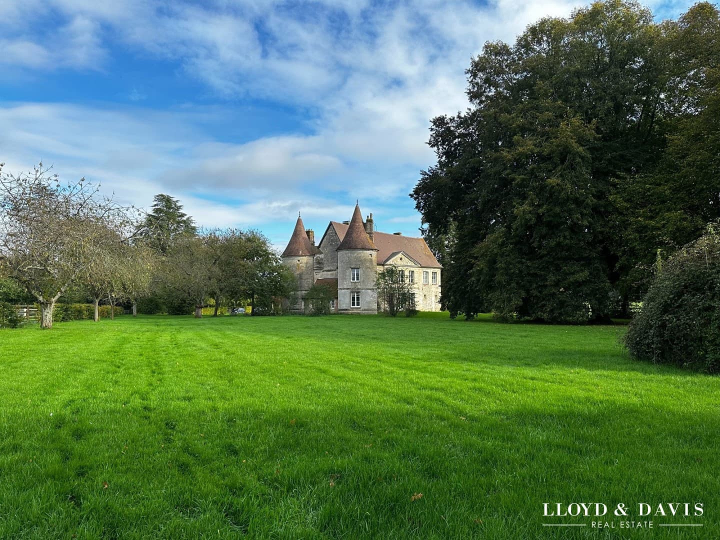 Historic 16th Century Castle with 7 Bedrooms 5