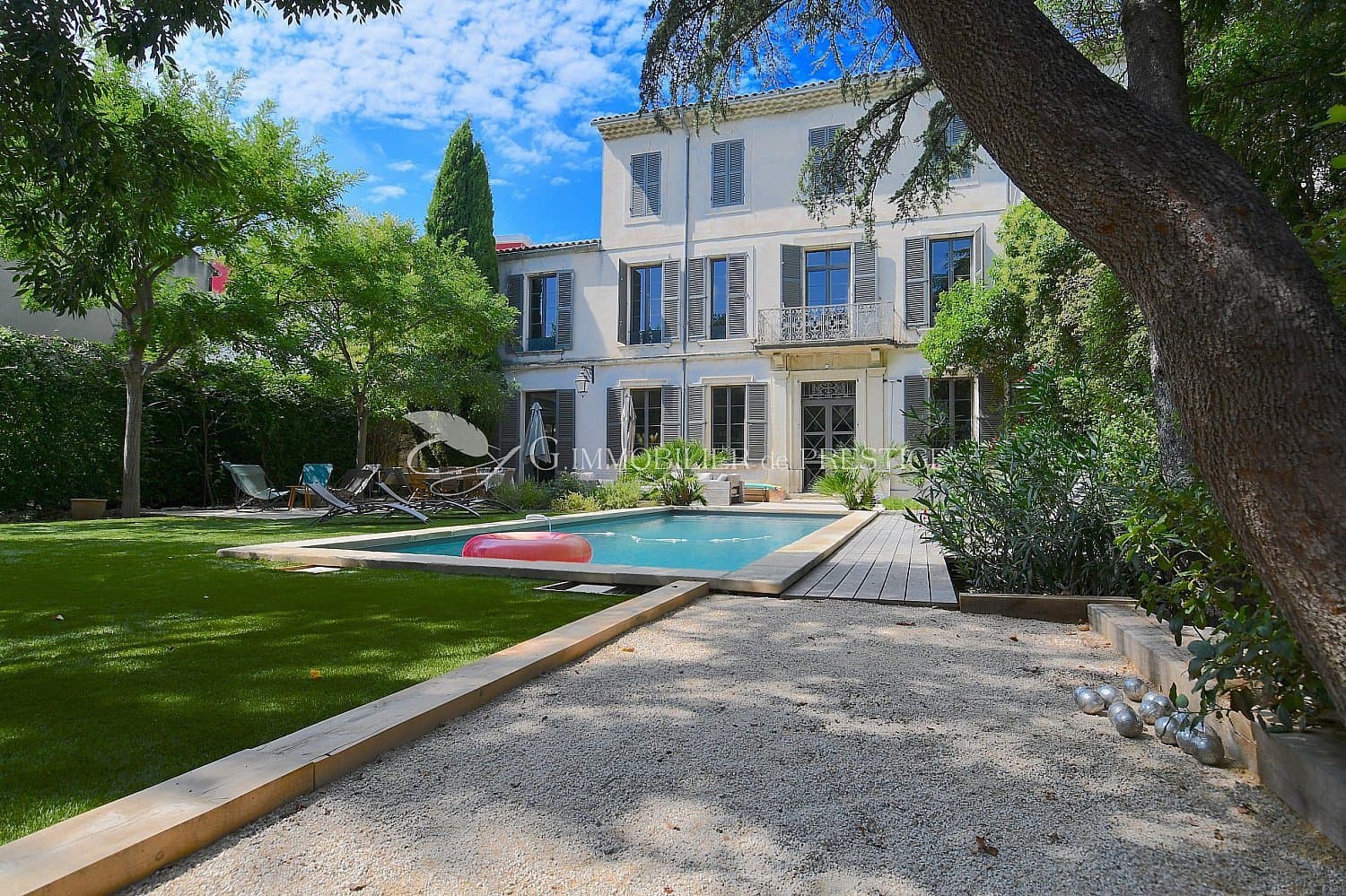 Elegant 19th Century Mansion With Heated Pool in Carpentras 2