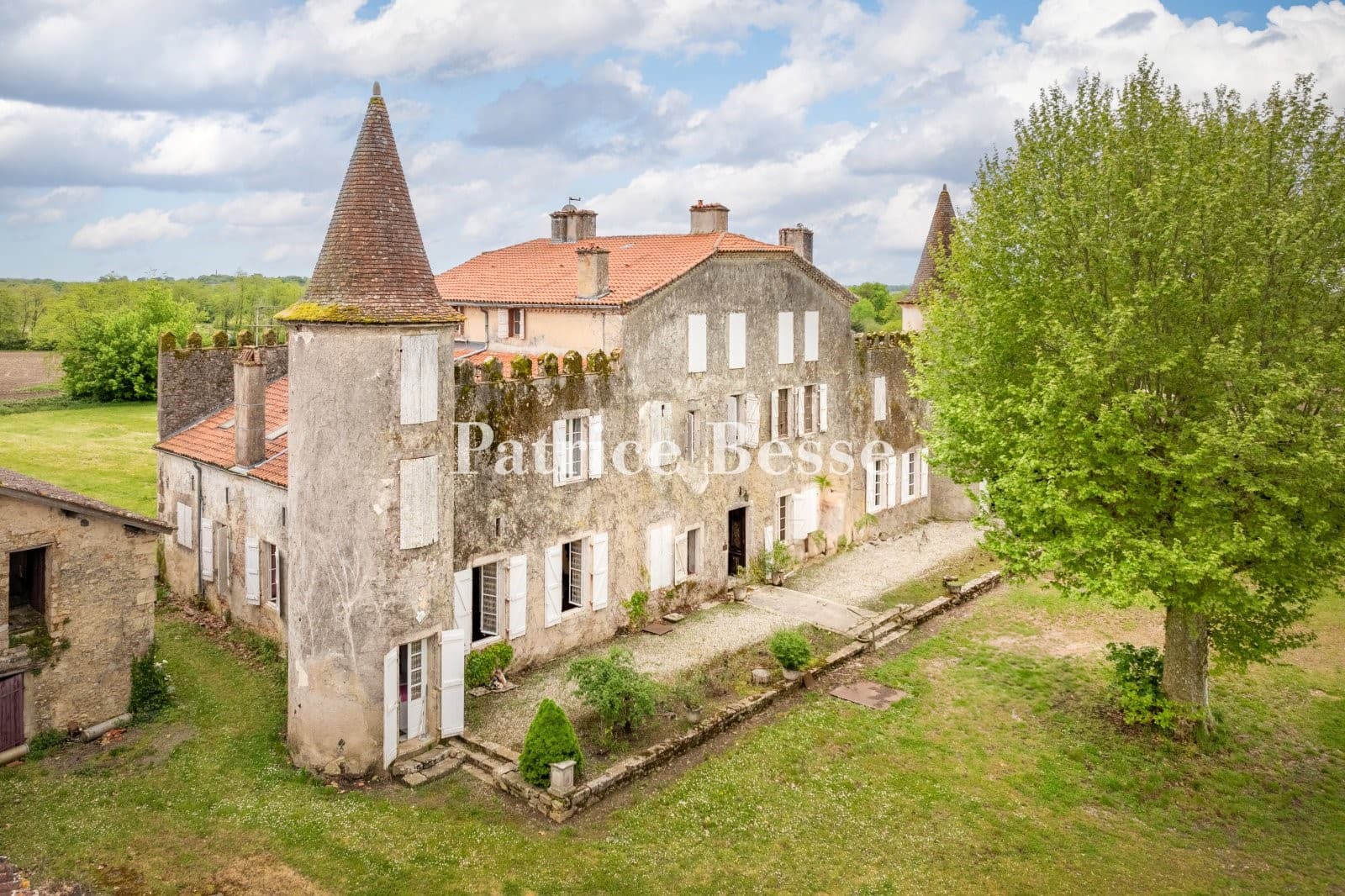 17th Century Castle With Outbuildings Near Labastide d'Armagnac 2