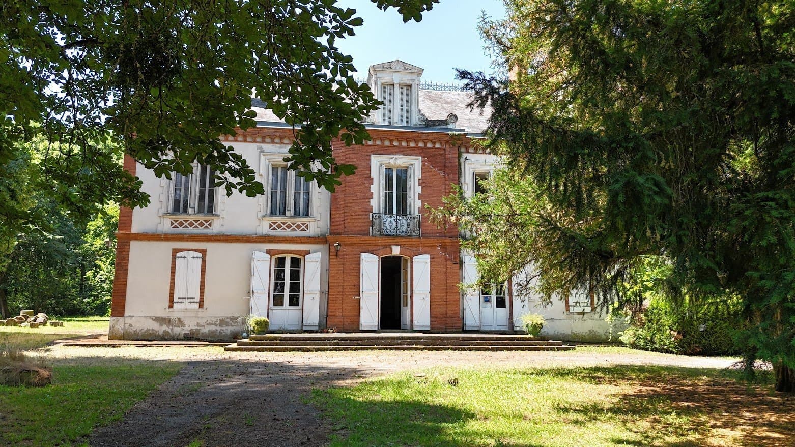 Exceptional Château With Orangery And Event Hosting Potential