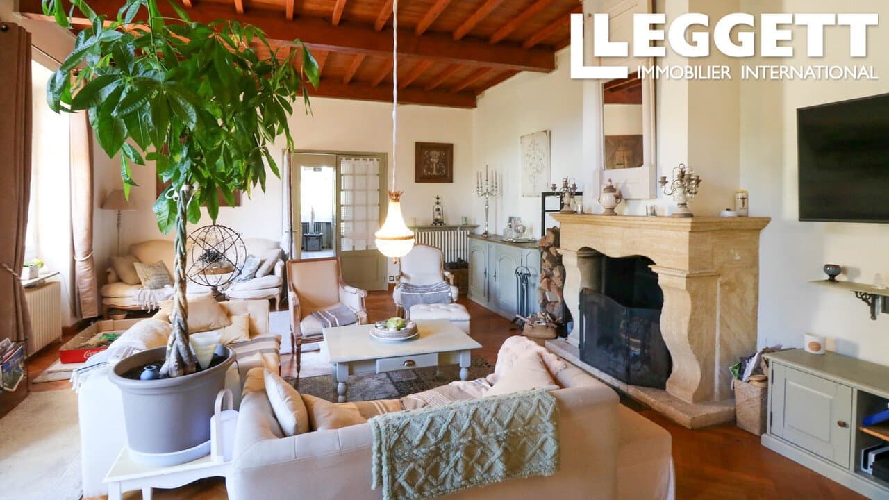 Exceptional 19th Century Mansion With Riverside Park 4