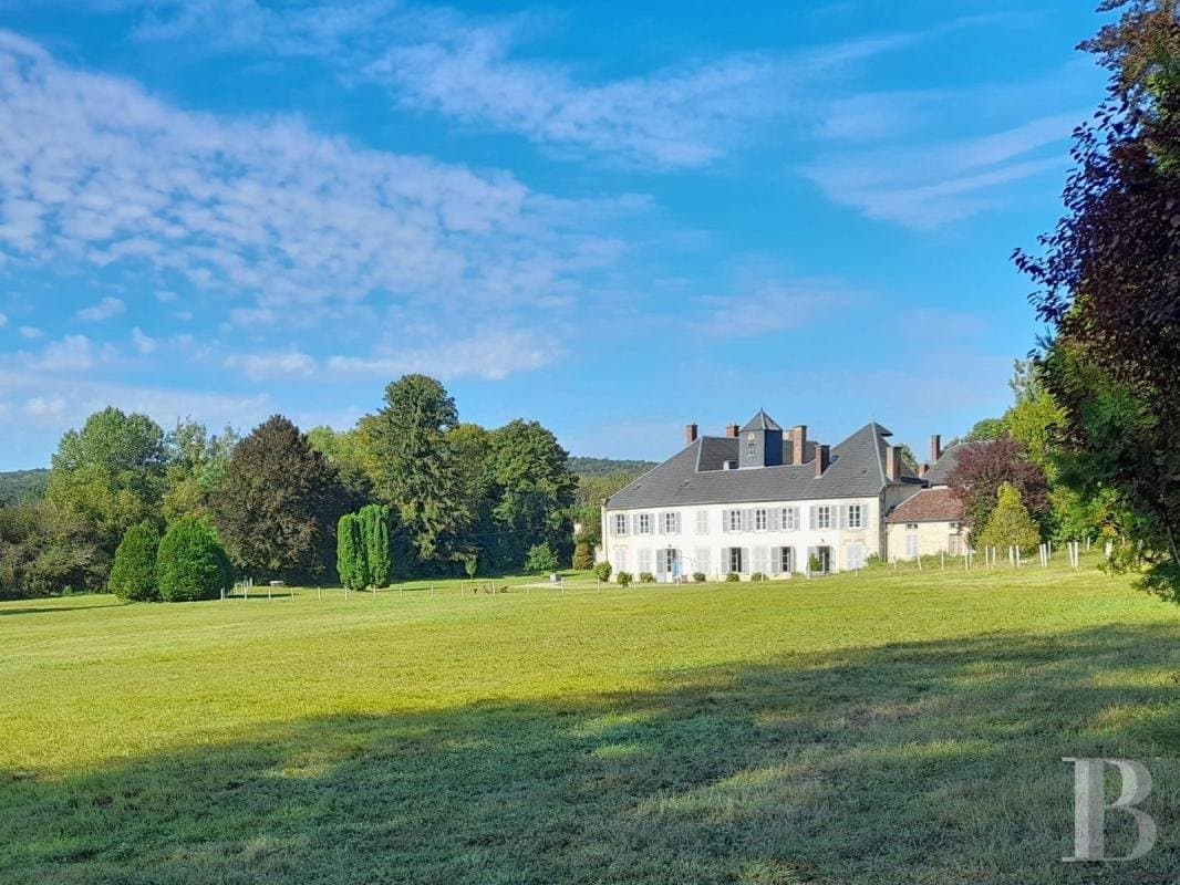 Château With Chapel And Vast Outbuildings Set On 17 Hectares Of Wooded Land 3