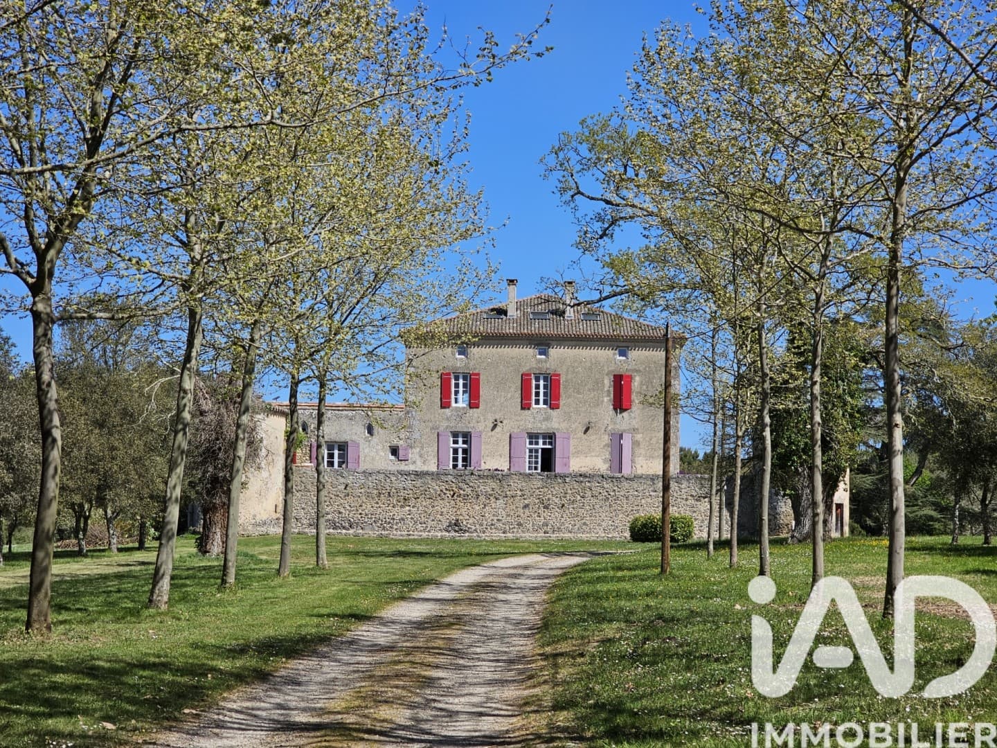 Elegant Castle with Swimming Pool and 10 Bedrooms 2