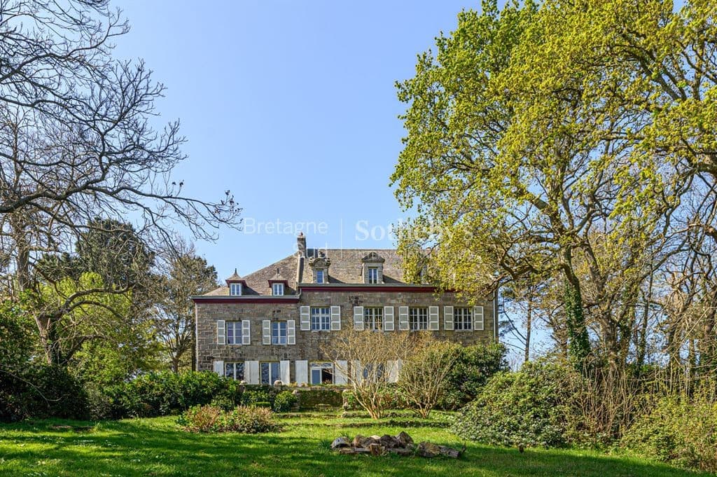 Stunning 1924 Manor House With Breathtaking Sea Views 3
