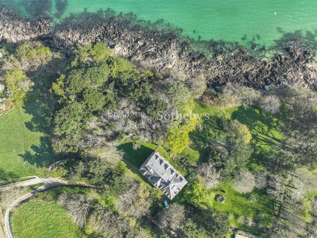 Stunning 1924 Manor House With Breathtaking Sea Views 5
