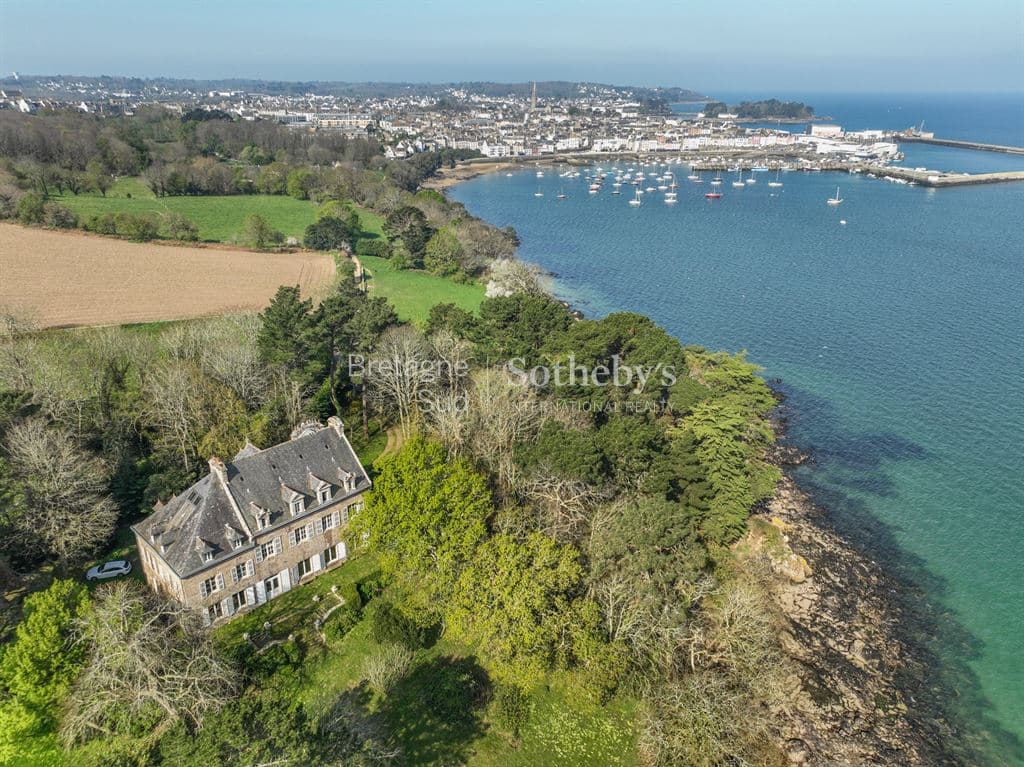 Stunning 1924 Manor House With Breathtaking Sea Views 3