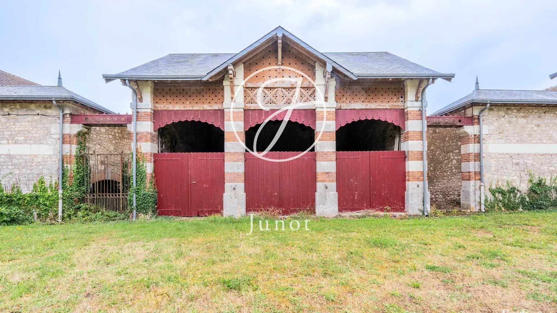 Elegant Château with Event Space and Gîtes in Wooded Grounds 5