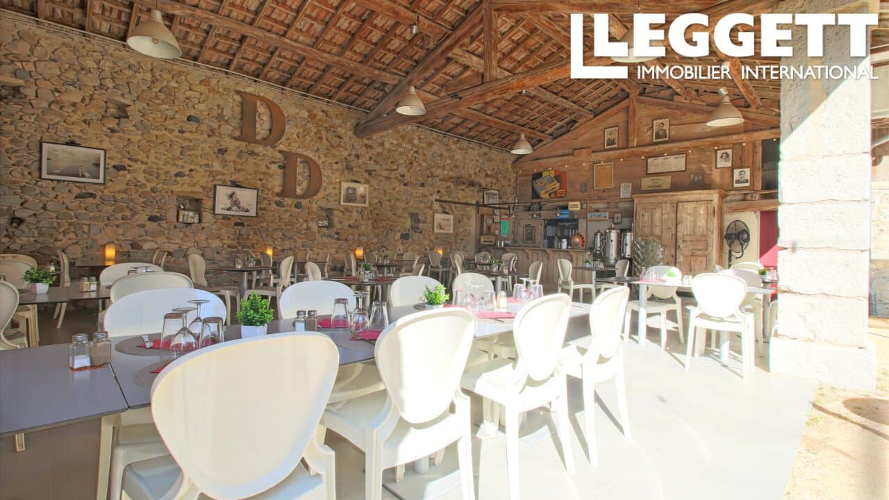 Exceptional Estate With Restaurant, Gîtes, And Swimming Pool 5