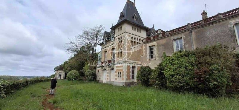 19th Century Château Overlooking The Loire With Stunning Views 2