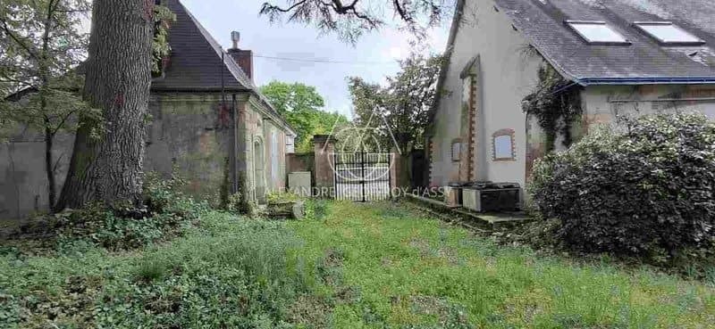 19th Century Château Overlooking The Loire With Stunning Views 4