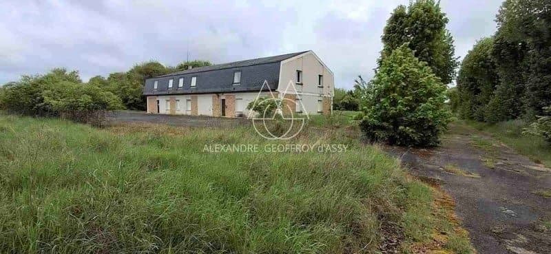 19th Century Château Overlooking The Loire With Stunning Views 5