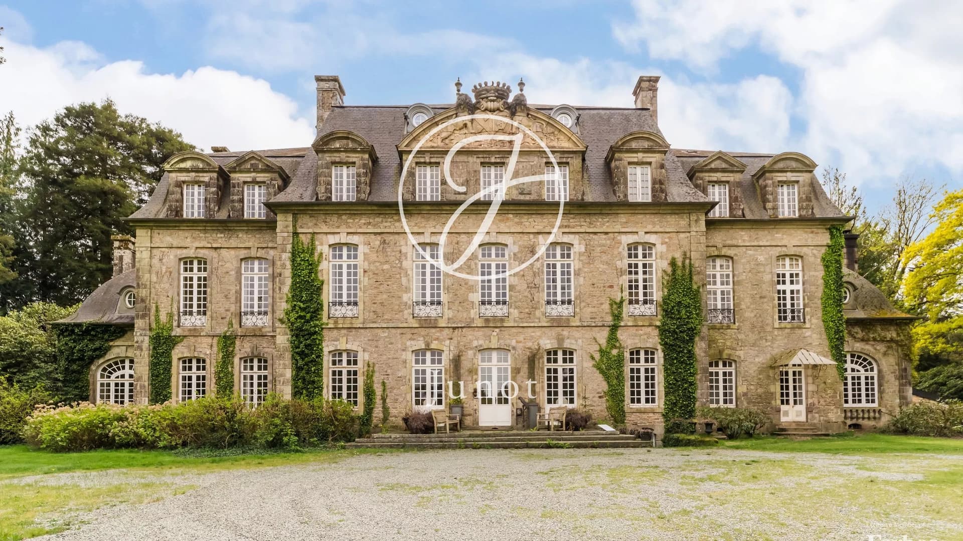 Elegant 20th Century Château with Indoor Pool and 11 Suites 2