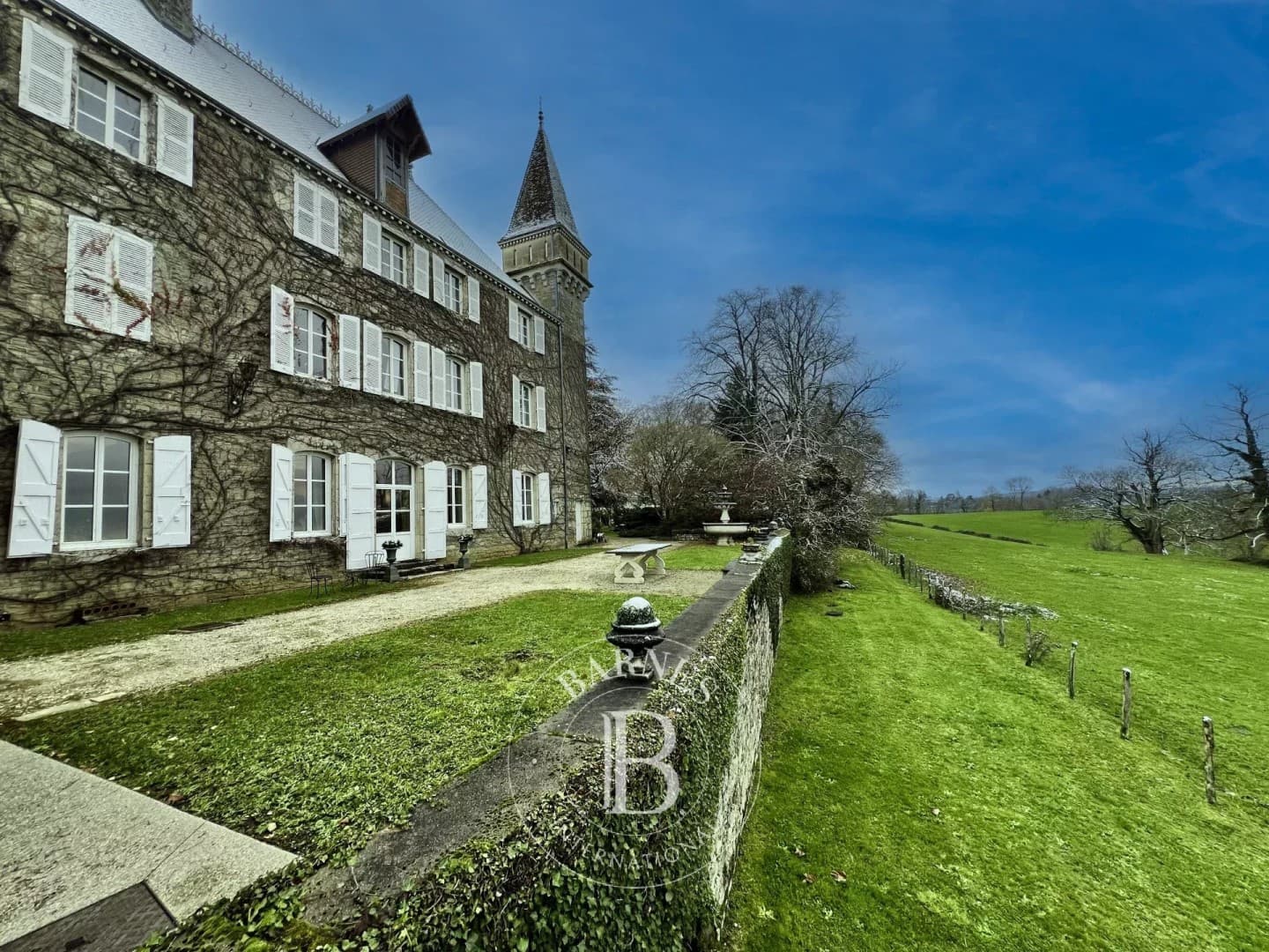 Elegant 18th Century Castle With Outdoor Swimming Pool
