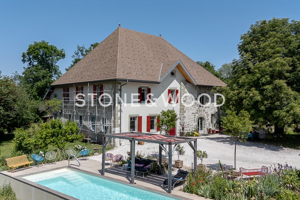 Elegant 13th Century Manor House with Swimming Pool and Extensive Grounds — in France