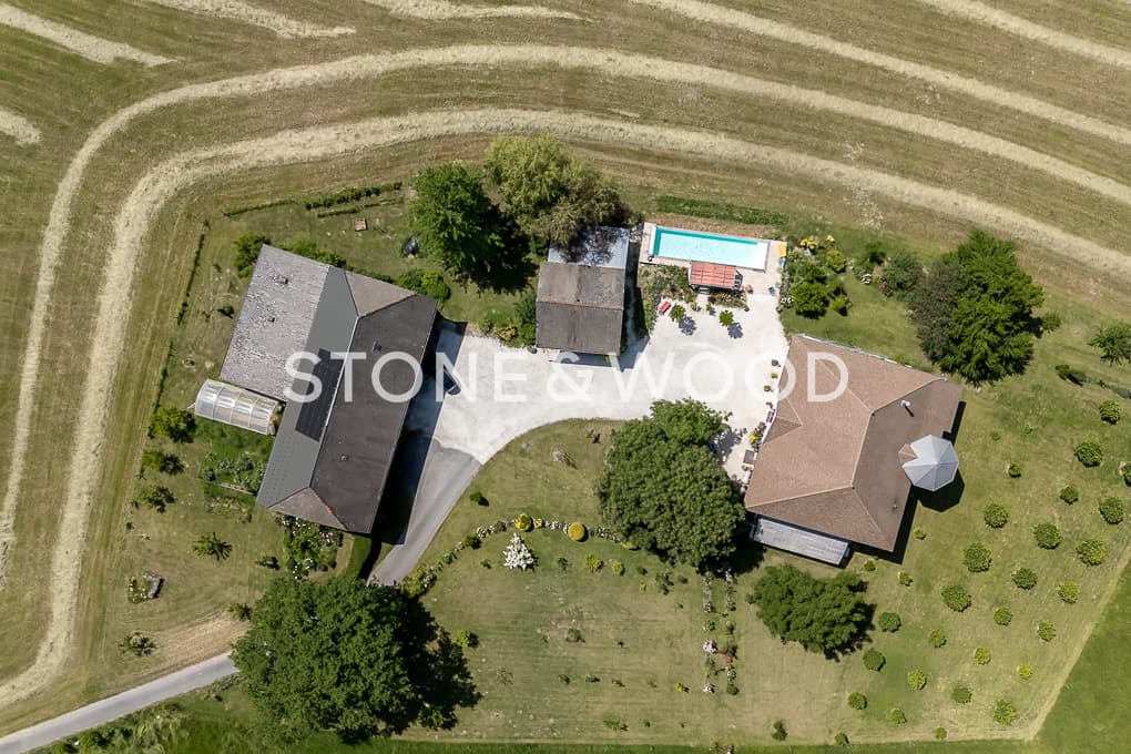 Elegant 13th Century Manor House with Swimming Pool and Extensive Grounds 3