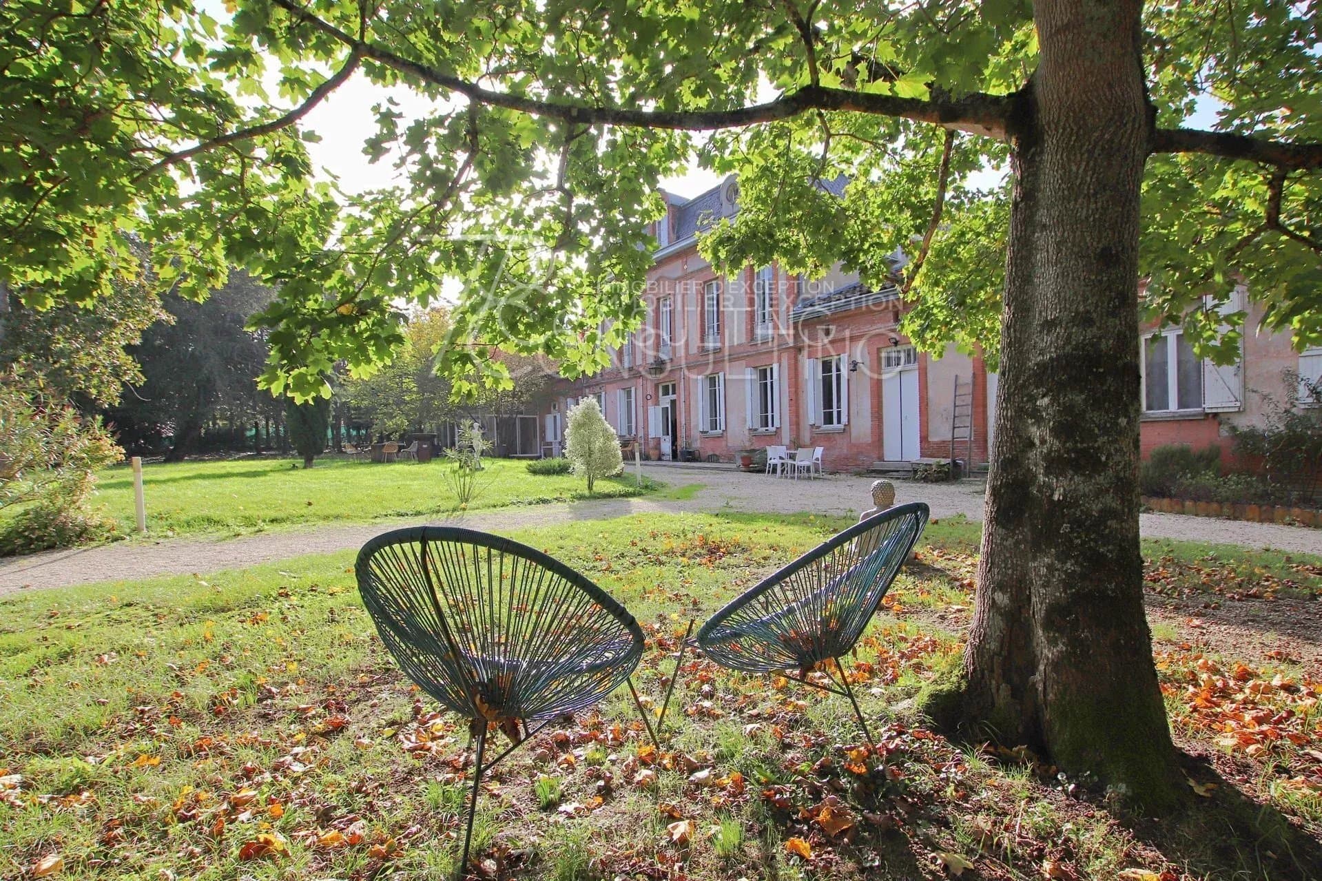 18th Century Castle With 11 Suites And Extensive Amenities 5
