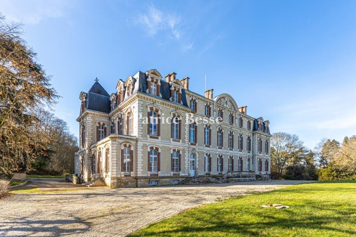 Impressive 18th Century Château With Outbuildings And Landscaped Garden 3