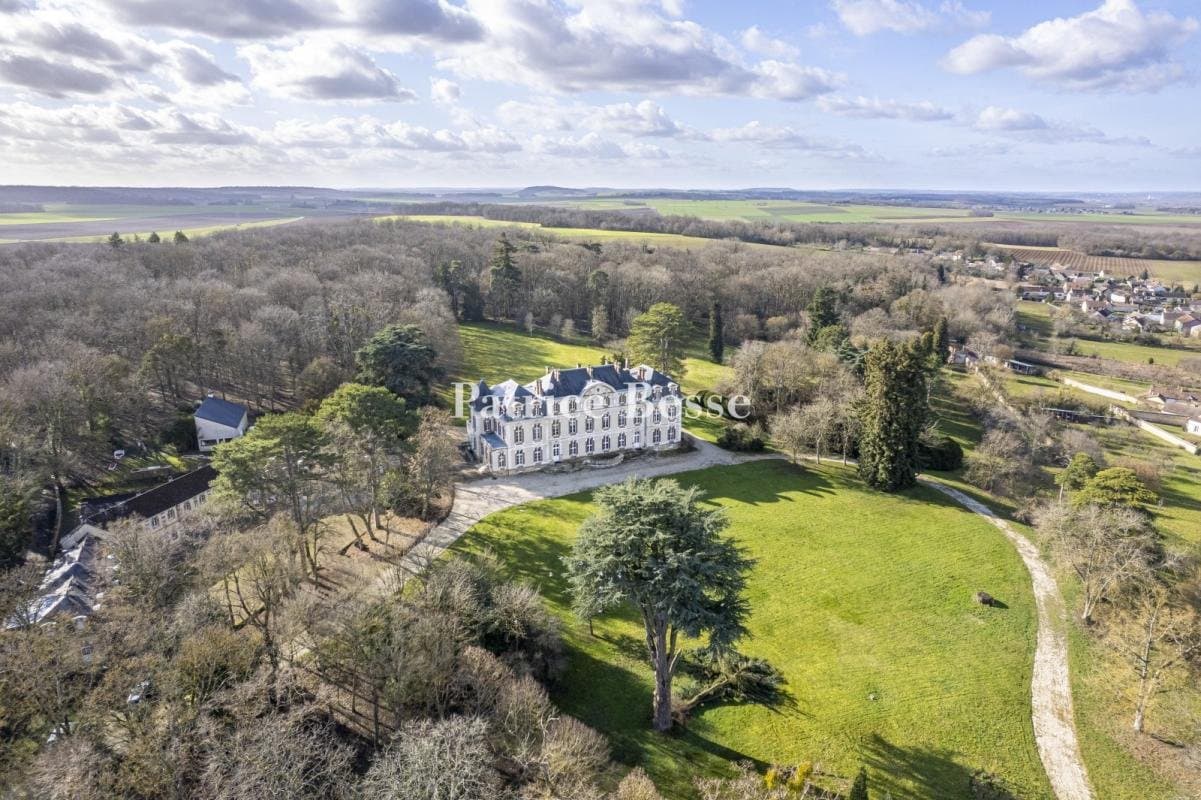 Impressive 18th Century Château With Outbuildings And Landscaped Garden 5