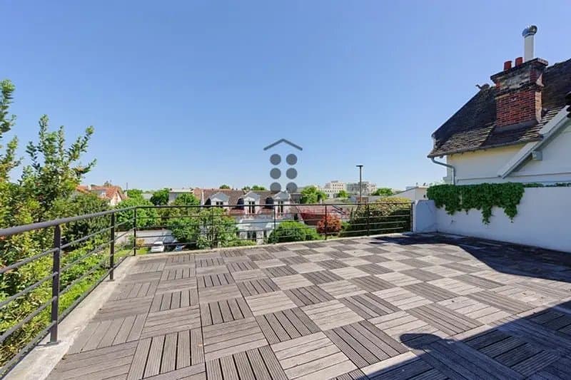 Contemporary House With Terrace And Parking In Suresnes 4