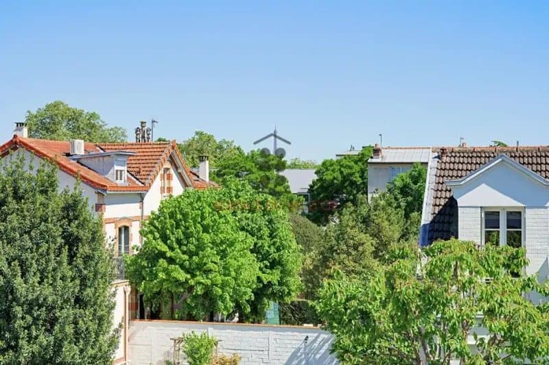 Contemporary House With Terrace And Parking In Suresnes — in Île-de-France, France