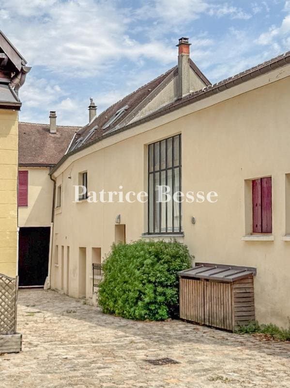 Converted Former Farmstead Near Écouen Château 4