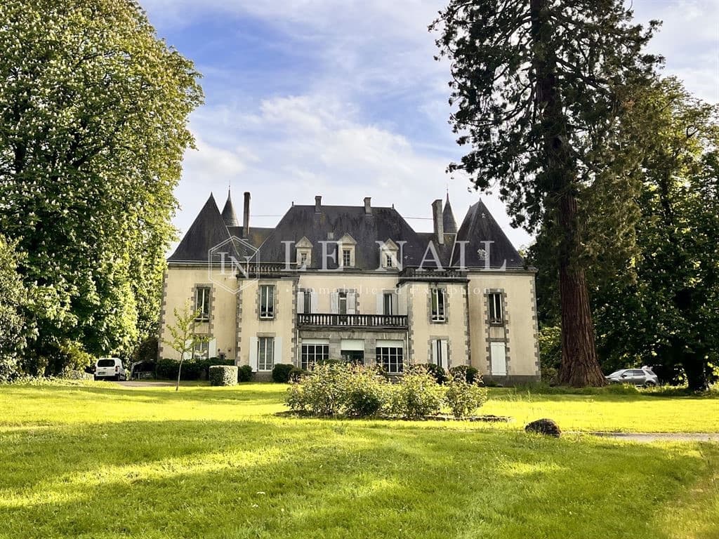 Beautiful Château with Gîtes and Pools in Vendée 4