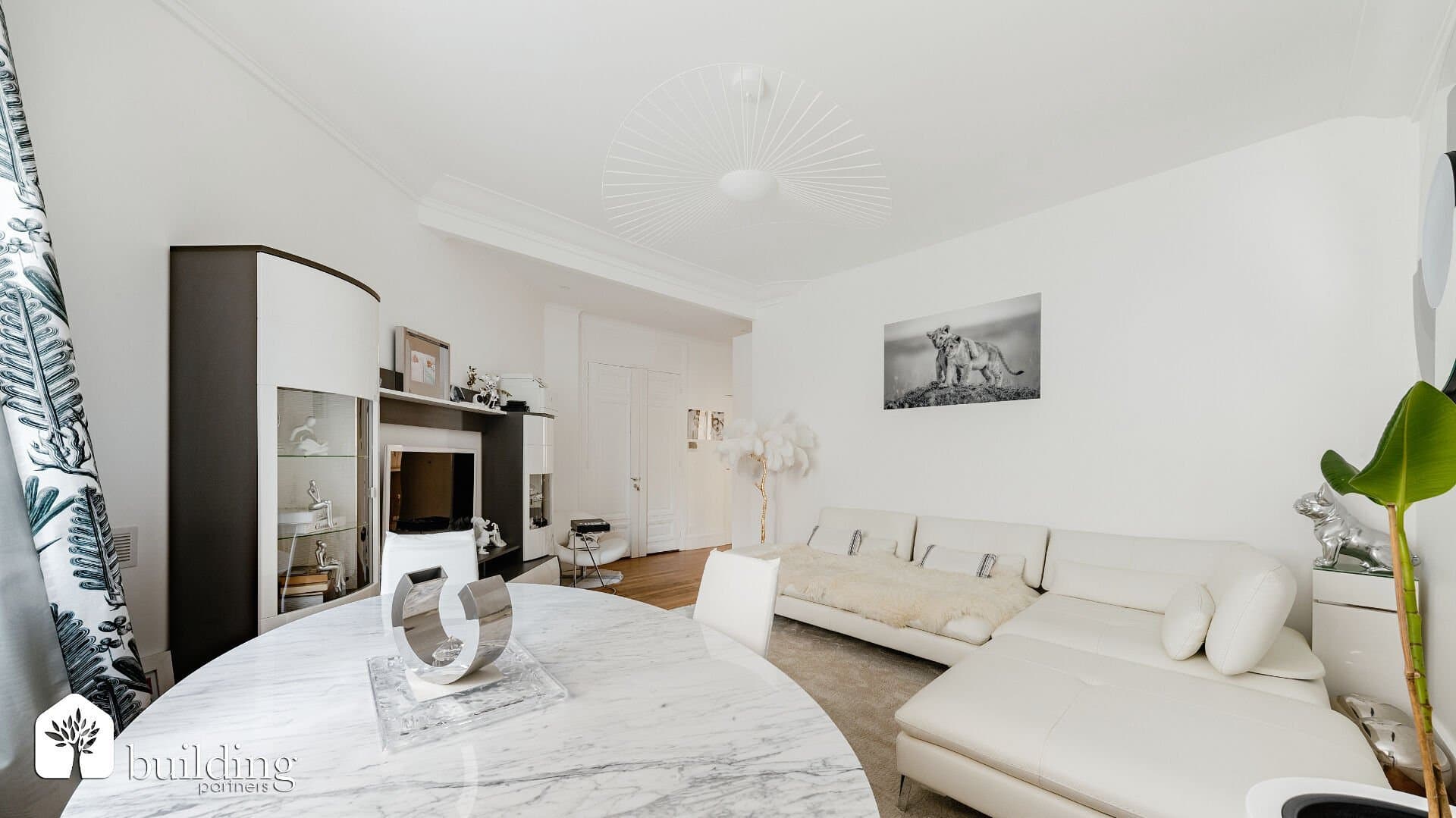 Charming 2-Bedroom Apartment Near Château 5