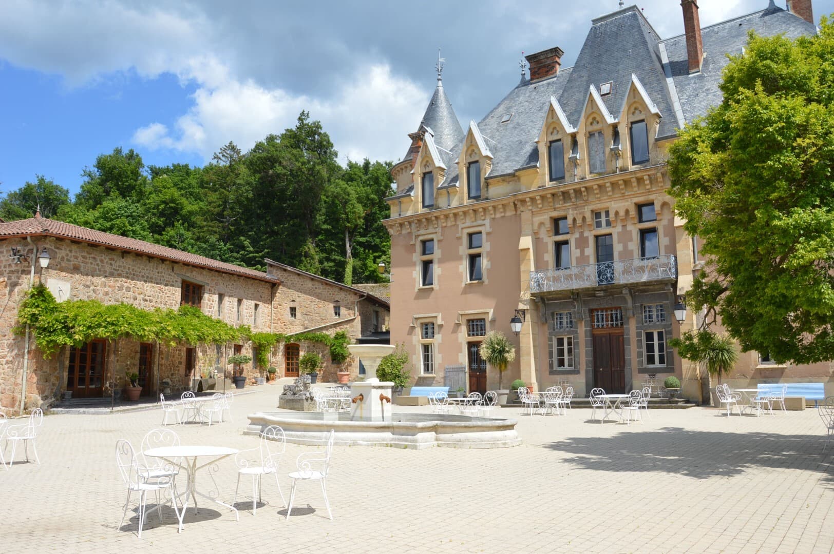 Spacious Castle With Swimming Pool 2
