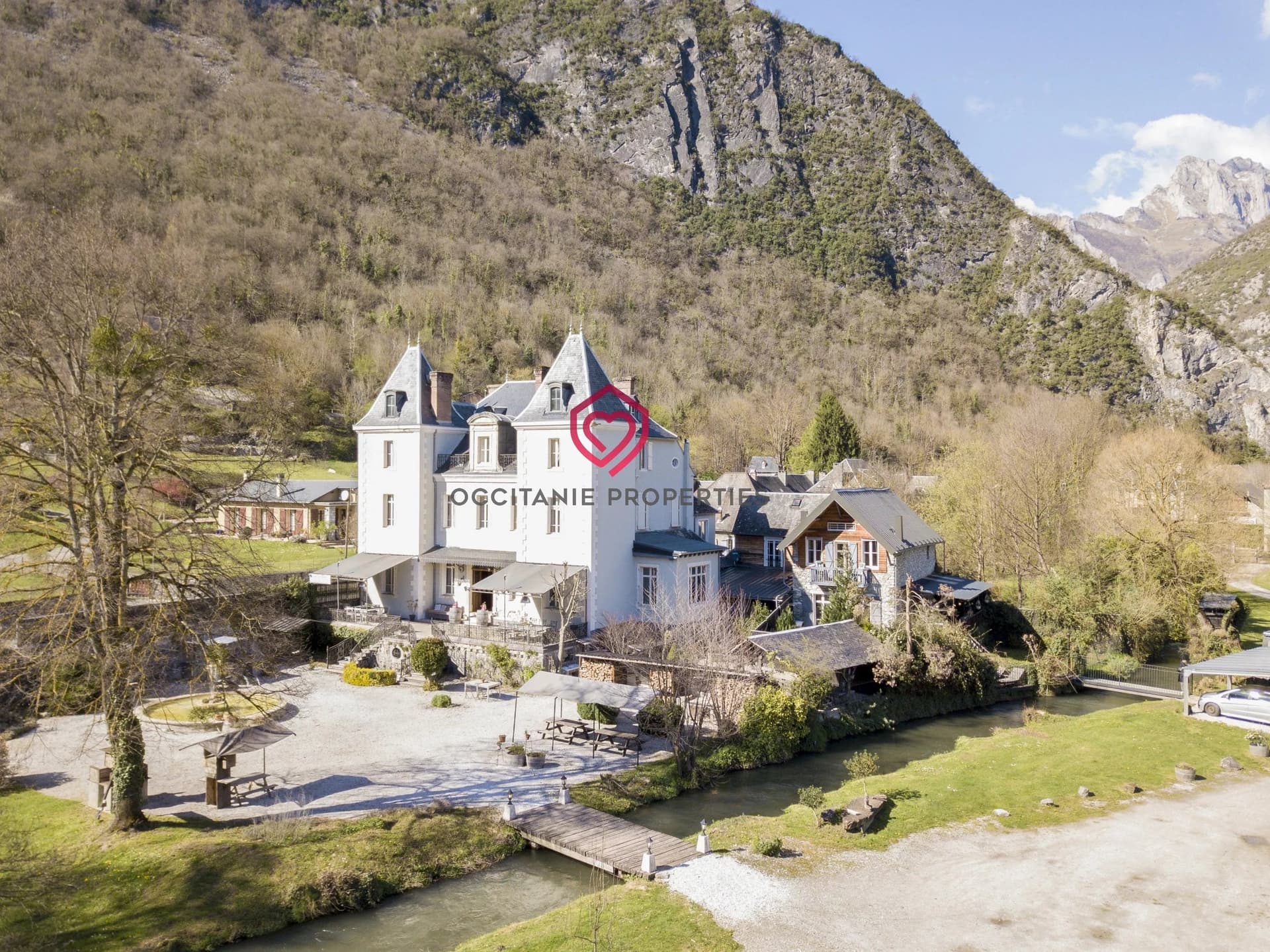 19th Century Castle With 12 Bedrooms And Swimming Pool In The Pyrenees