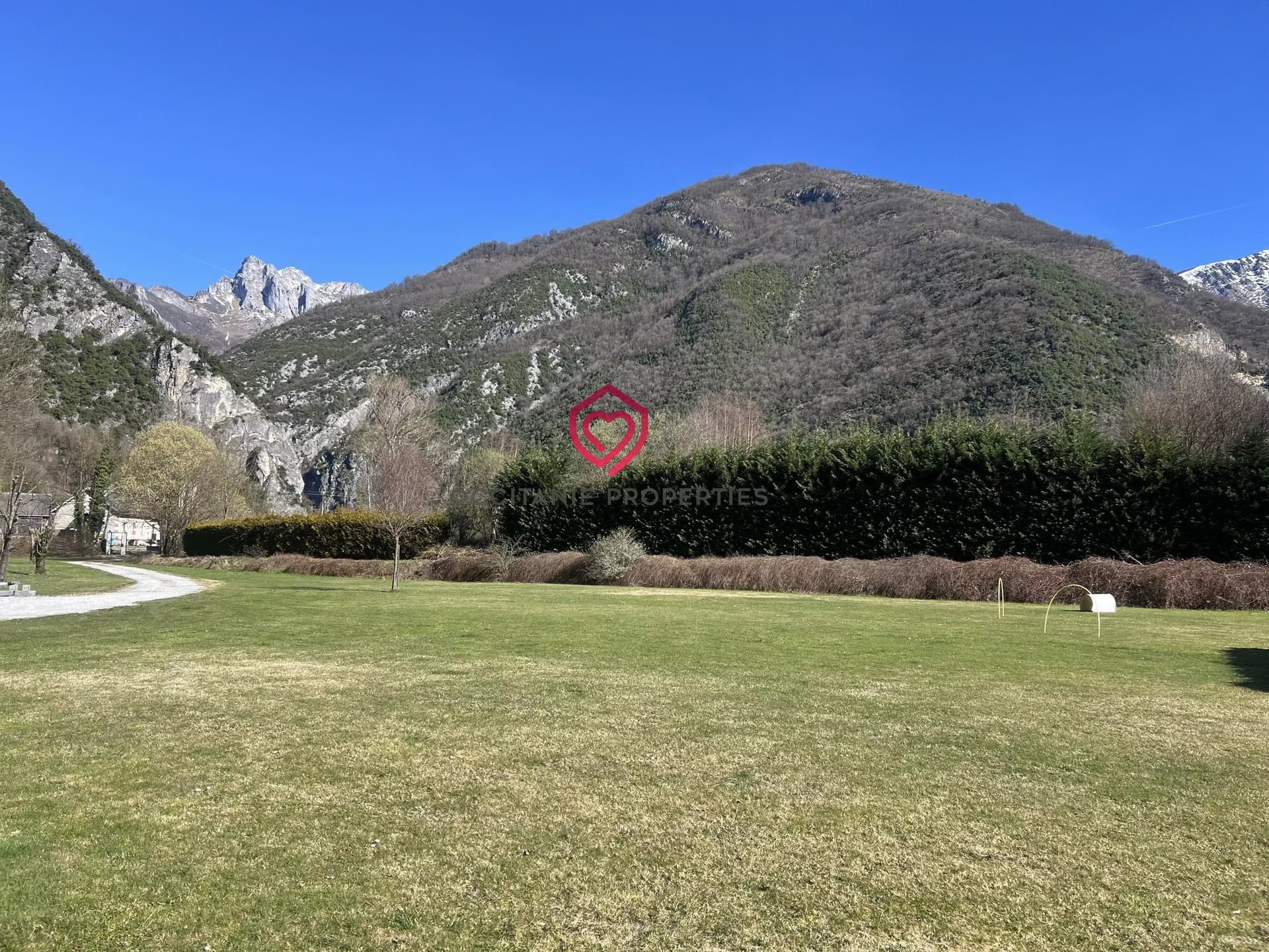 19th Century Castle With 12 Bedrooms And Swimming Pool In The Pyrenees 3