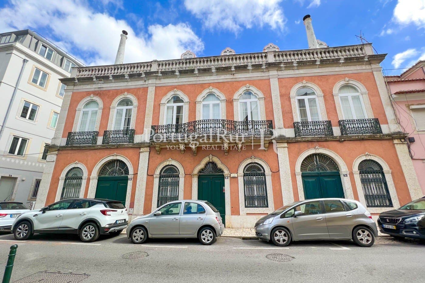 Historic Manor House With 7 Bedrooms And Majestic Entrance Hall 2