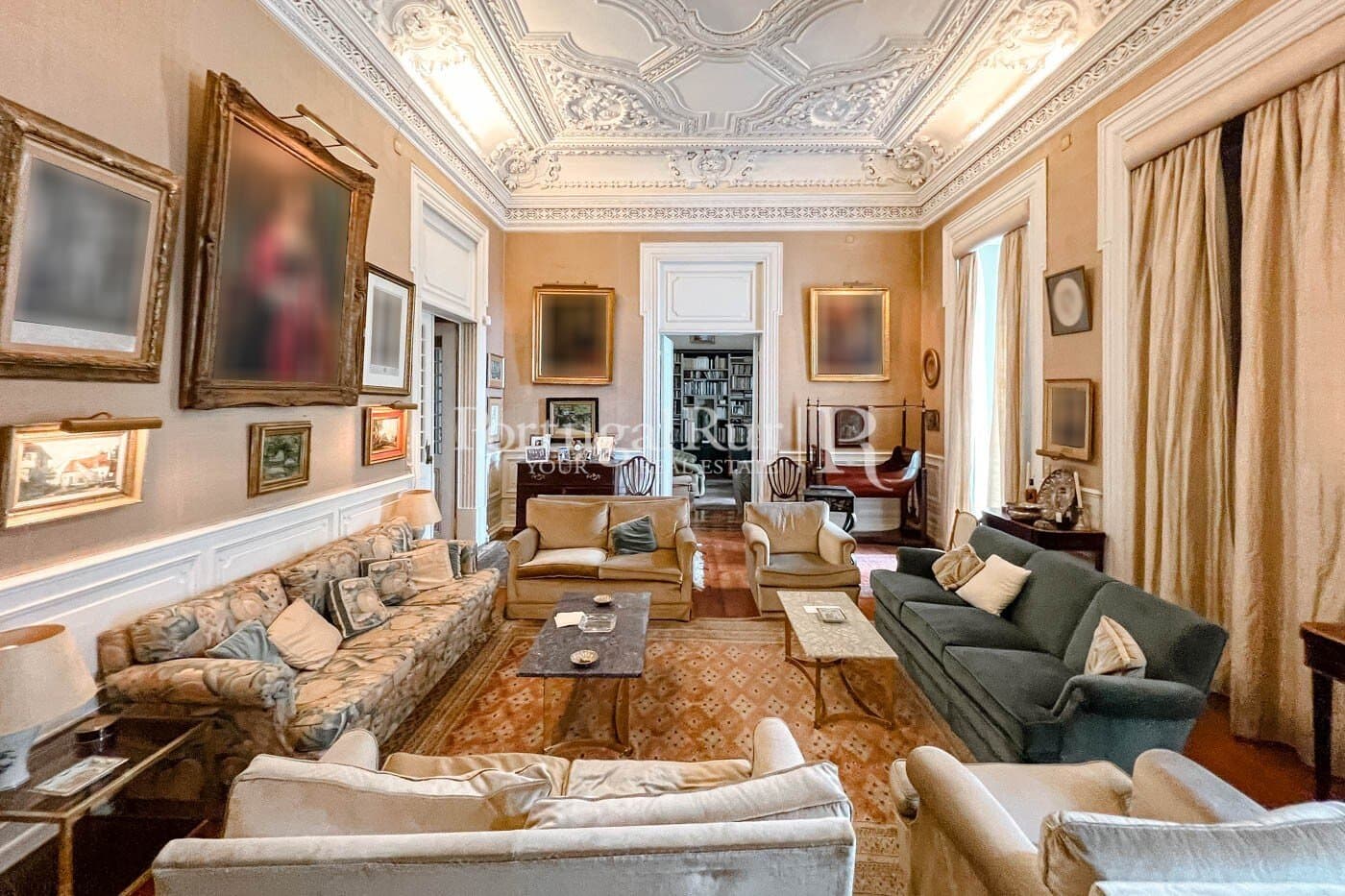 Historic Manor House With 7 Bedrooms And Majestic Entrance Hall 3
