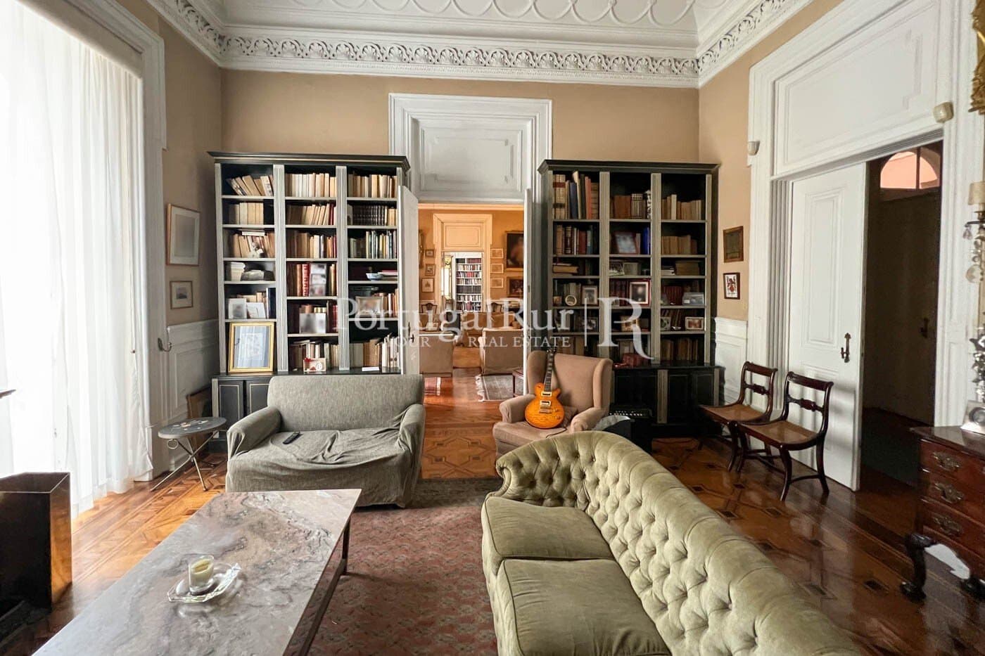 Historic Manor House With 7 Bedrooms And Majestic Entrance Hall 4