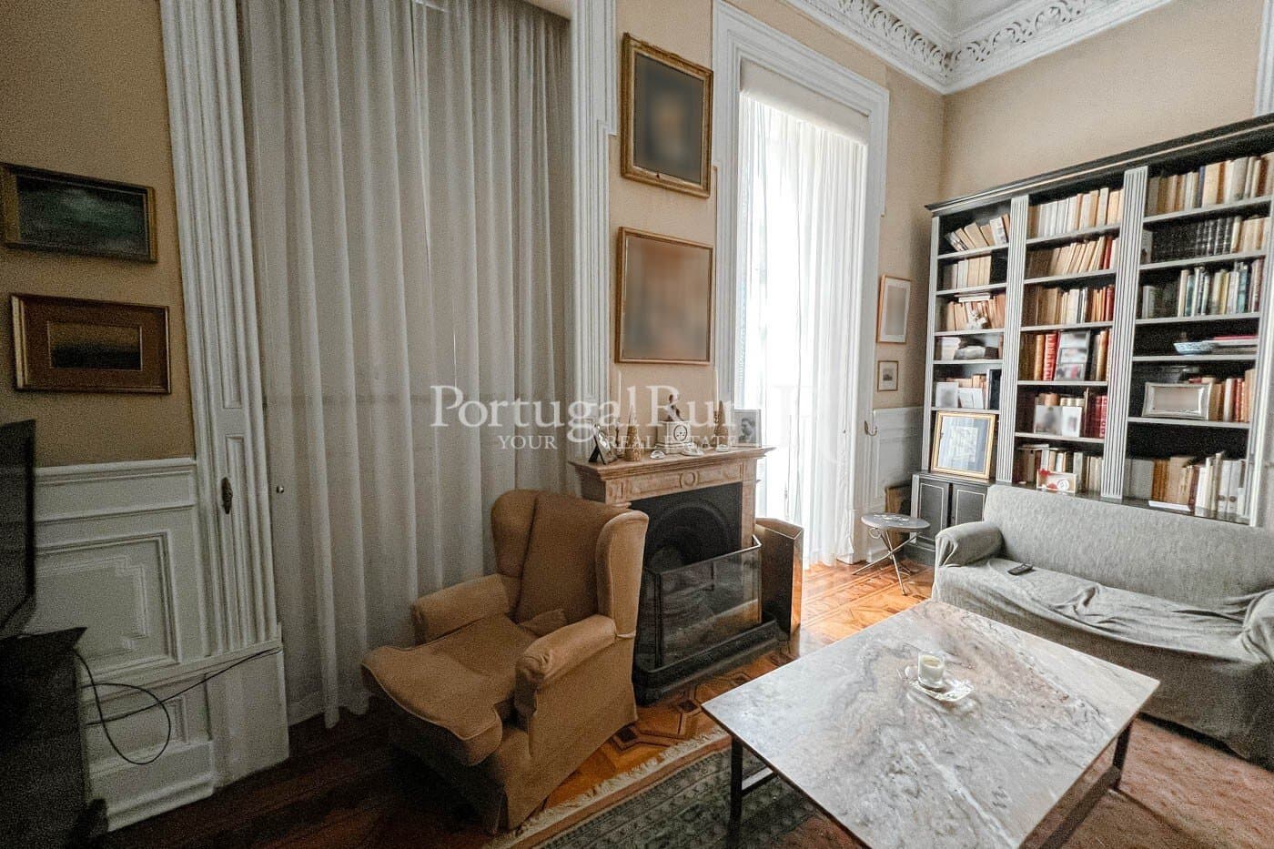Historic Manor House With 7 Bedrooms And Majestic Entrance Hall 5