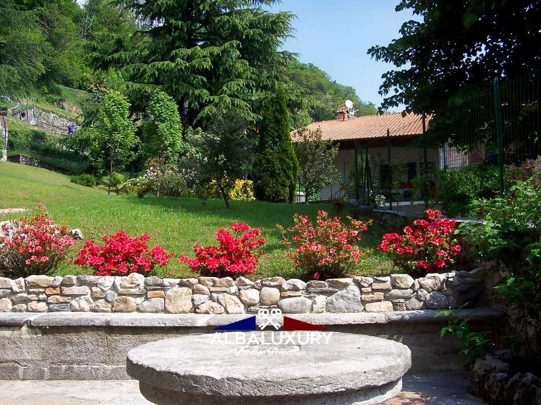 Historical Villa of the Visconti-Sforza Family in a Medieval Village 4