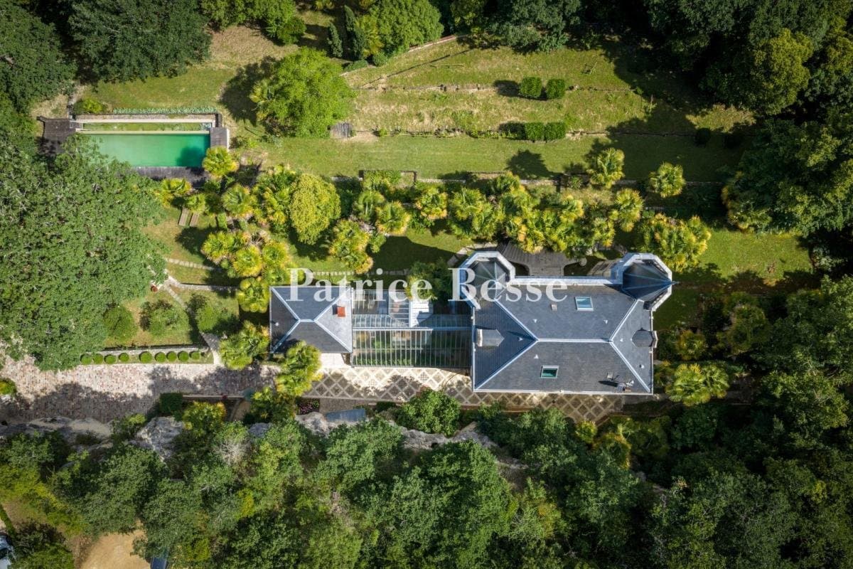 19th Century Château With Swimming Pool And Troglodyte Dwelling In 5 Hectare Grounds 3
